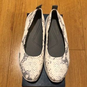 Cole Haan Women 3.ZeroGrand Rouched Slip-On Ballet Flats Size 8